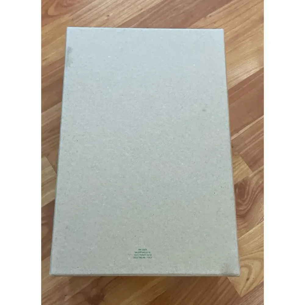 Valentino empty shoe box‎